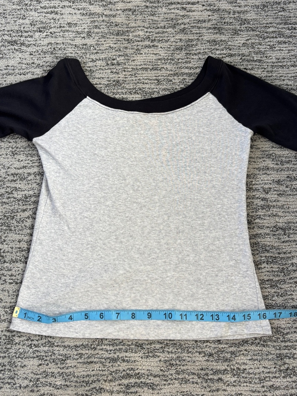 two-tone raglan top black sleeves gray body - Picture 3 of 5